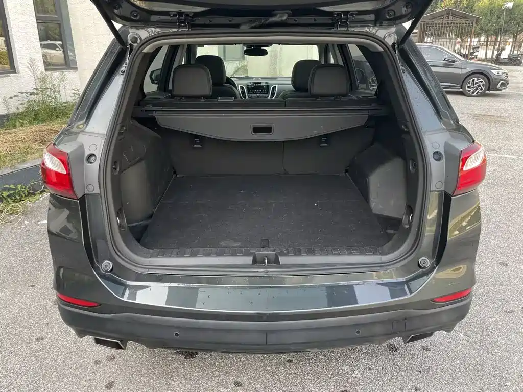 Chevrolet Equinox — миниатюра 10