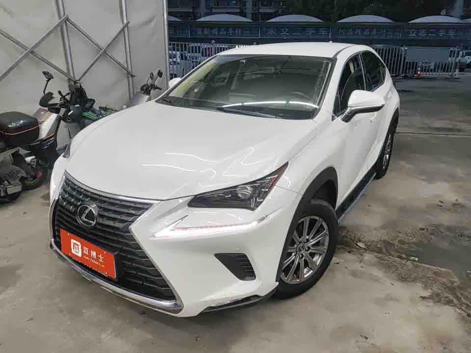 Lexus NX 2.0 л 2021 г. Белый, пробег 20000 км