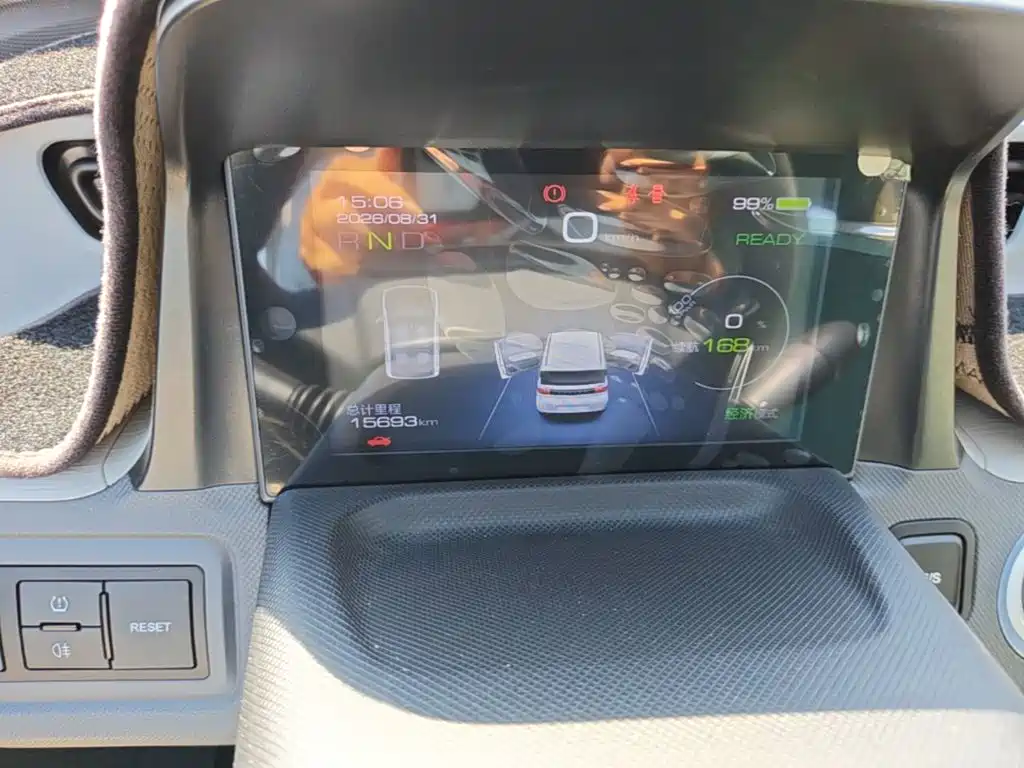 Wuling MINIEV — миниатюра 12