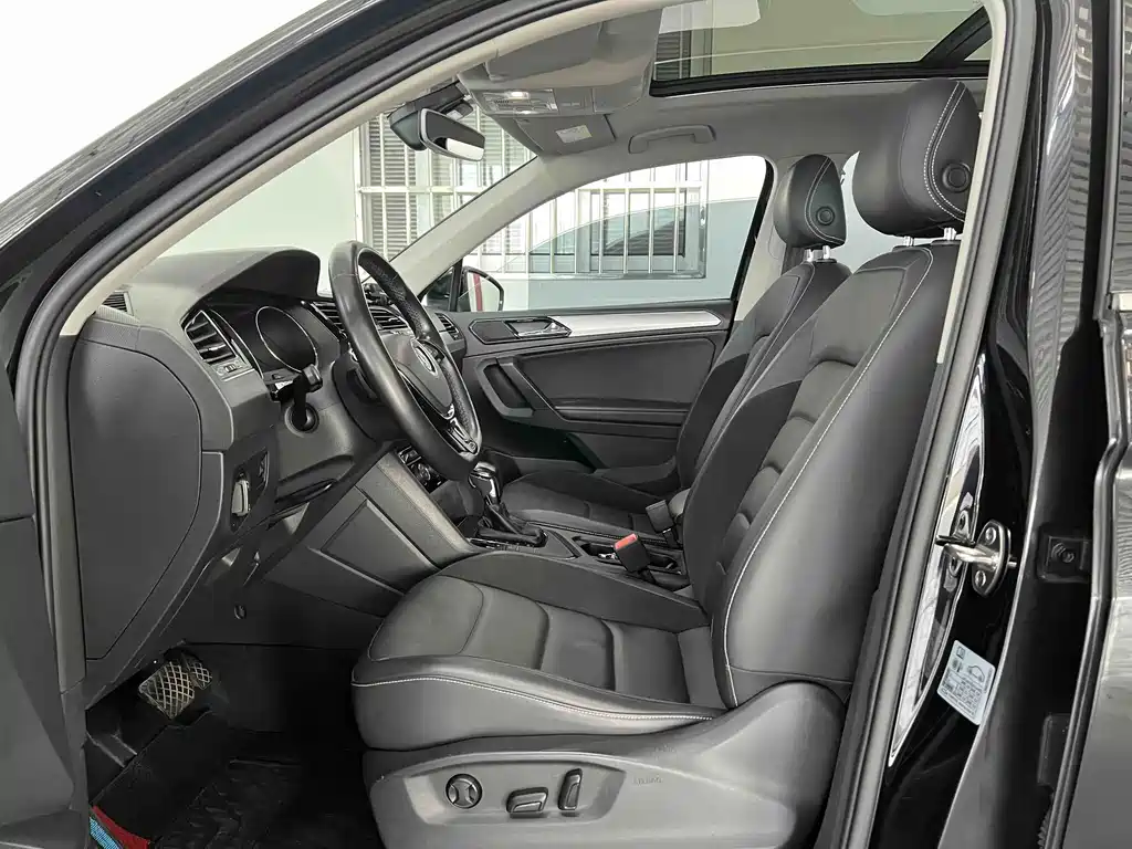 Volkswagen Tiguan L — миниатюра 4