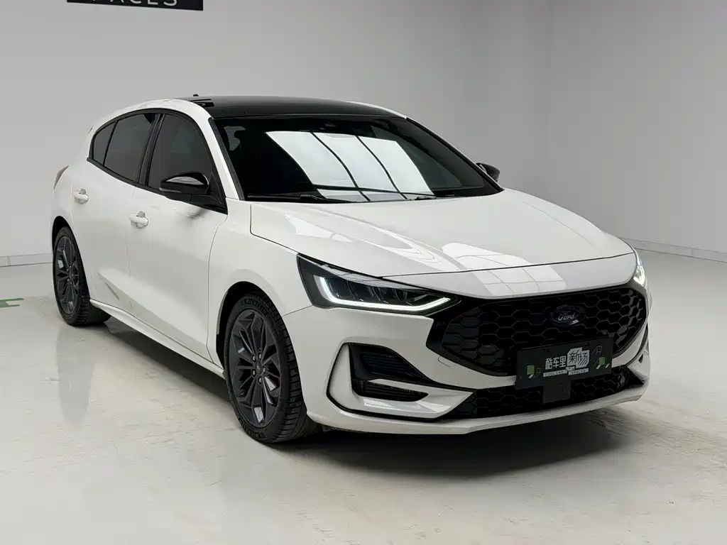 Ford Focus 2022 EcoBoost 180 AT ST Line