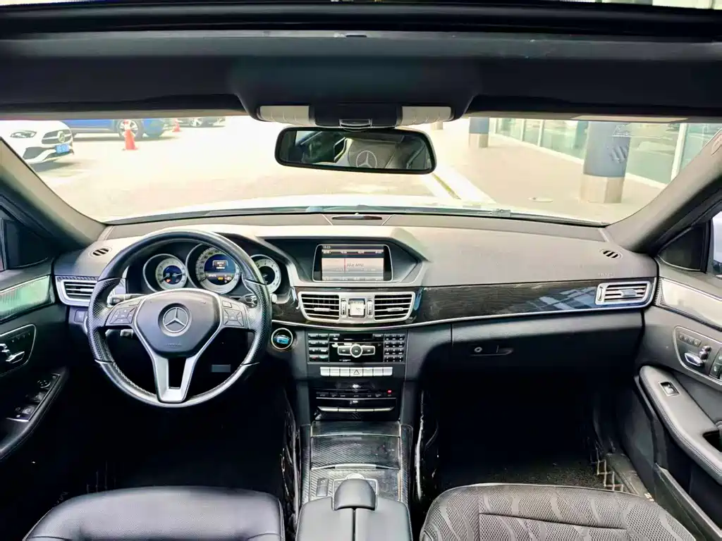 Mercedes-Benz E-Class — миниатюра 5