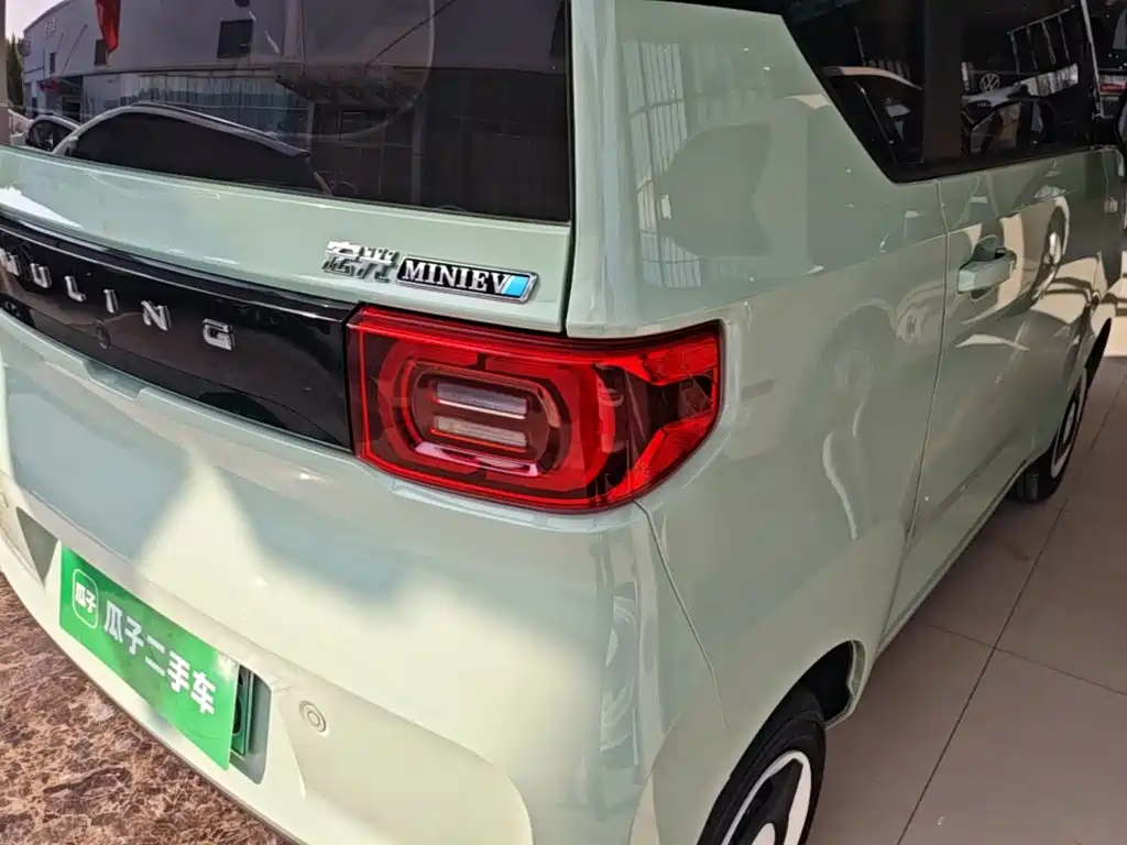 Wuling MINIEV — миниатюра 8