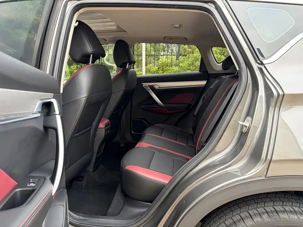 Geely Binyue — миниатюра 9