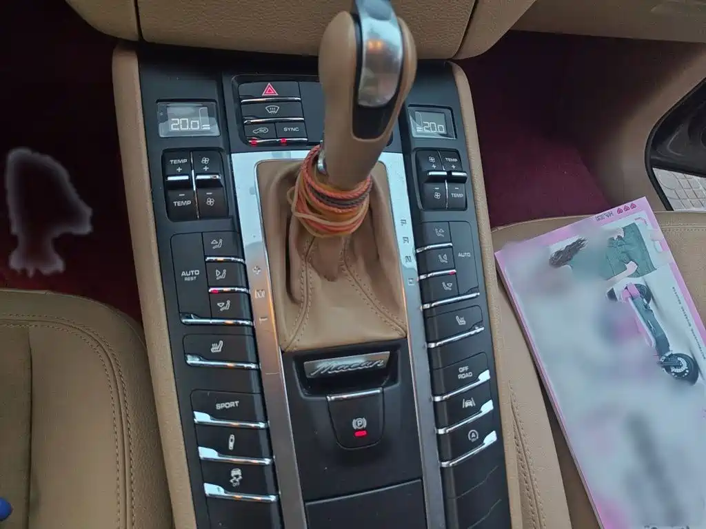 Porsche Macan — миниатюра 7