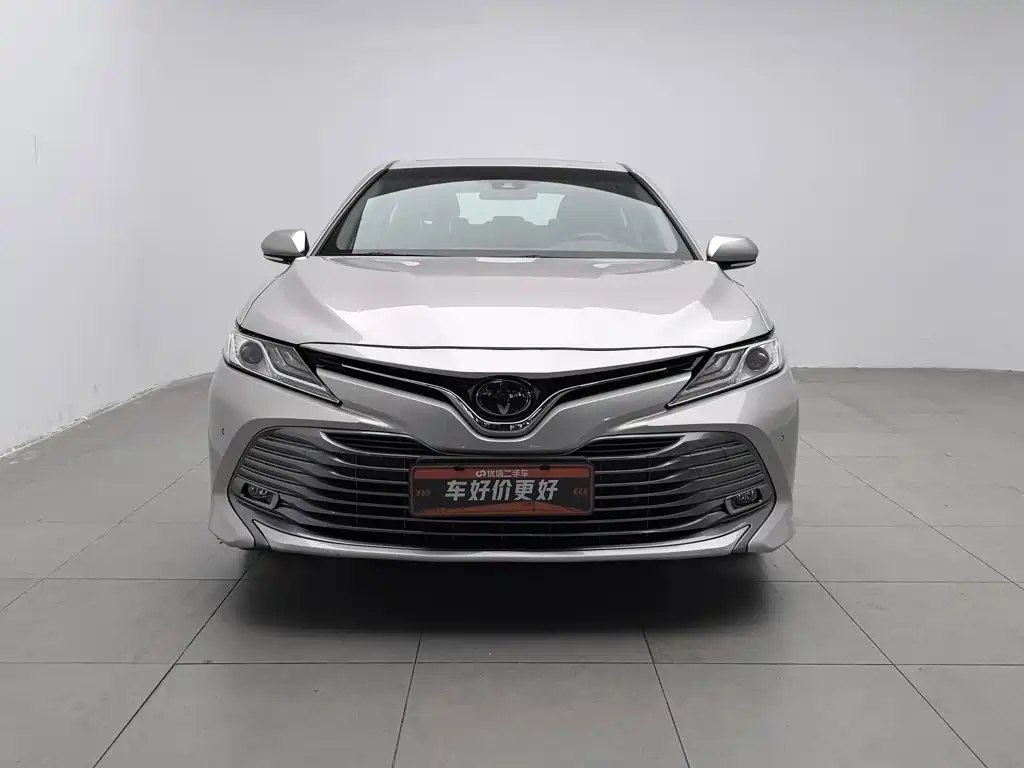 Toyota Camry — миниатюра 3