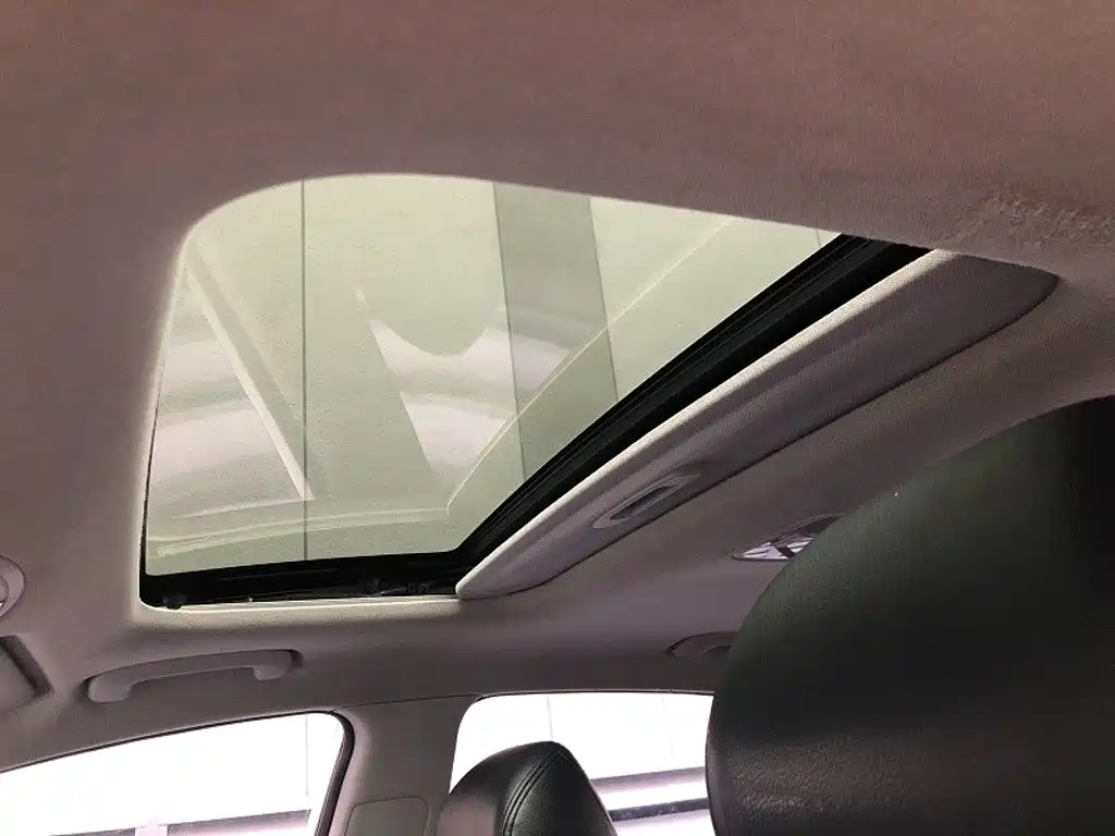 Hyundai Elantra — миниатюра 11