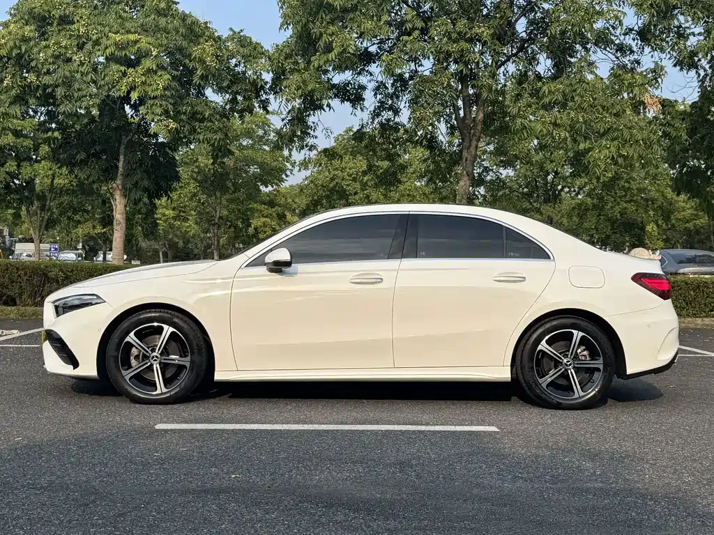 Mercedes-Benz A-Class — миниатюра 2