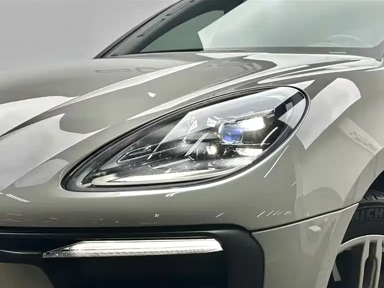 Porsche Macan — миниатюра 8