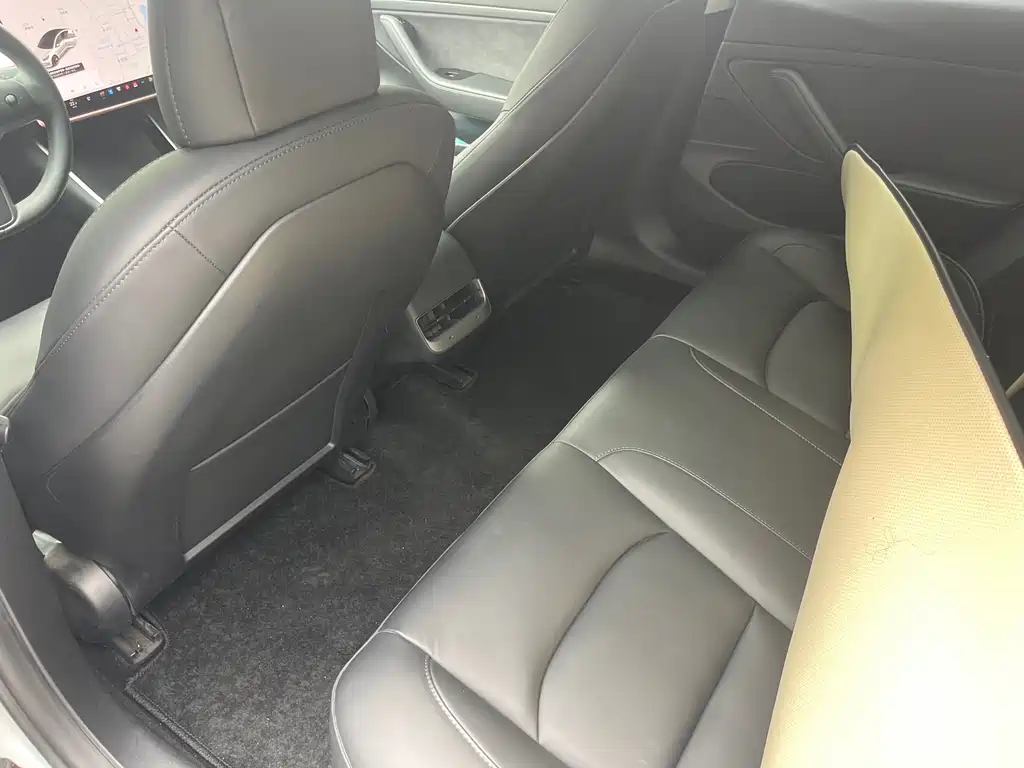 Tesla Model 3 — миниатюра 11