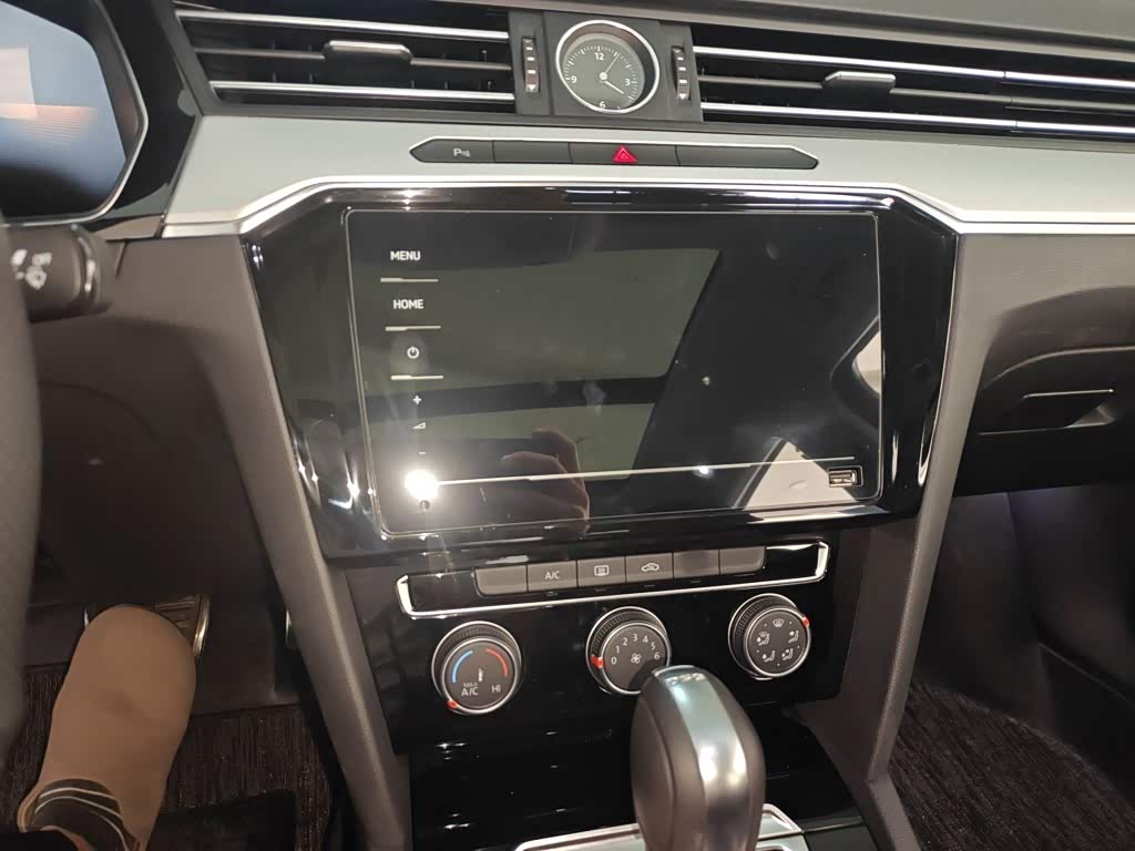Volkswagen Magotan 1.4 л 2025 г. Чёрный, пробег 22100 км