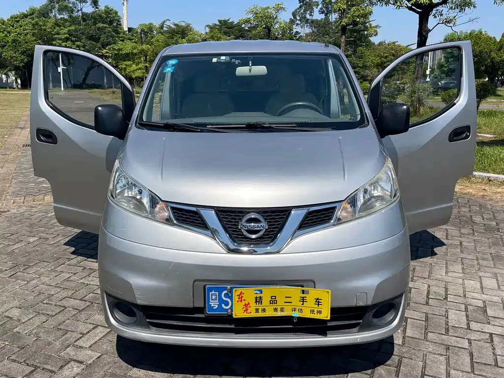 Nissan NV200 — миниатюра 9