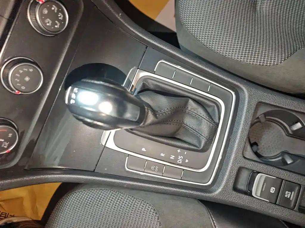 Volkswagen Golf — миниатюра 14