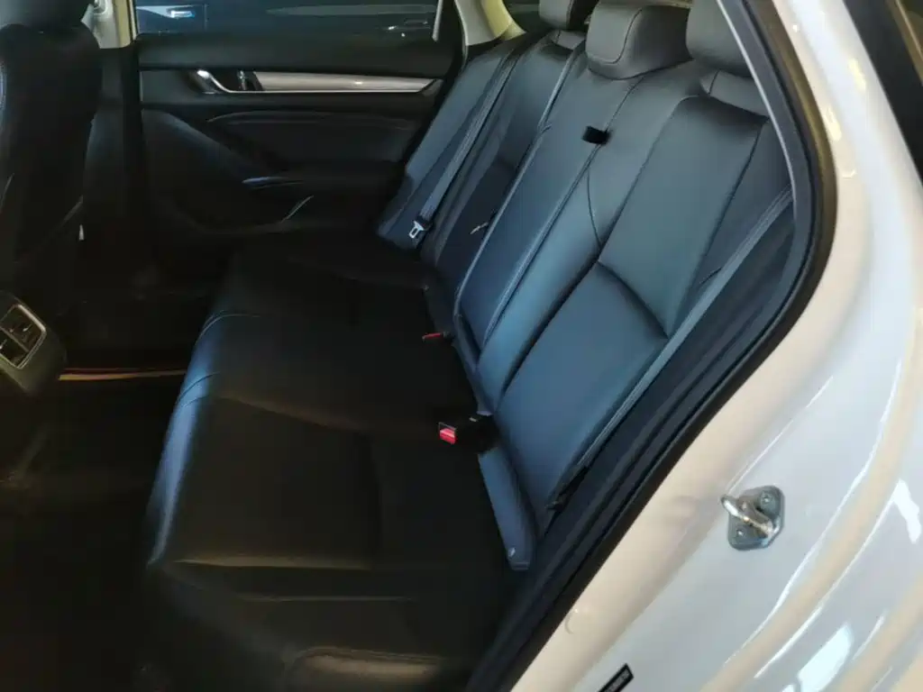 Honda Accord — миниатюра 17