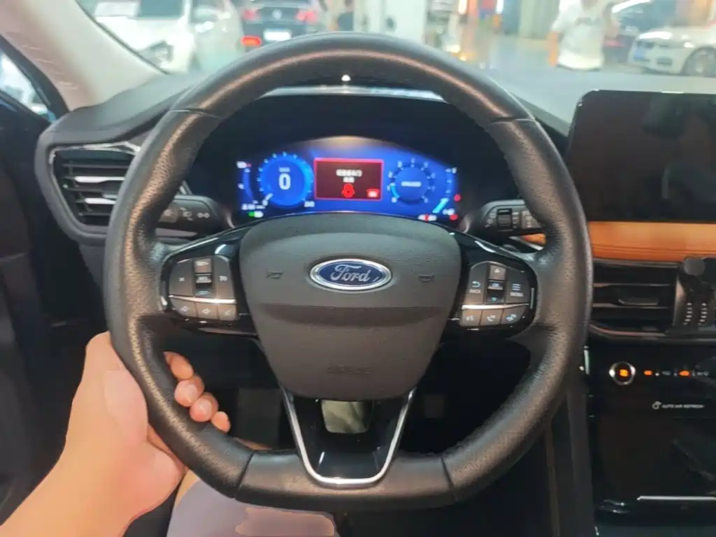 Ford Escape — миниатюра 11