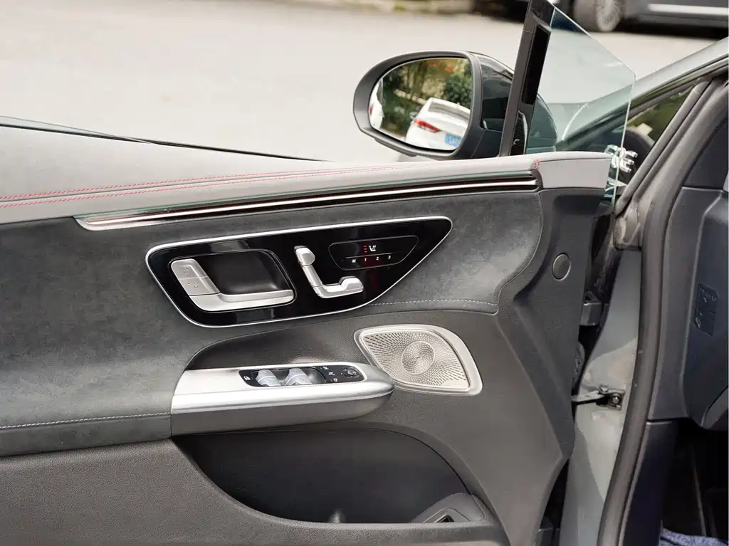 Mercedes-Benz EQE AMG — миниатюра 19