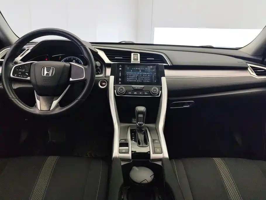 Honda Civic — миниатюра 12