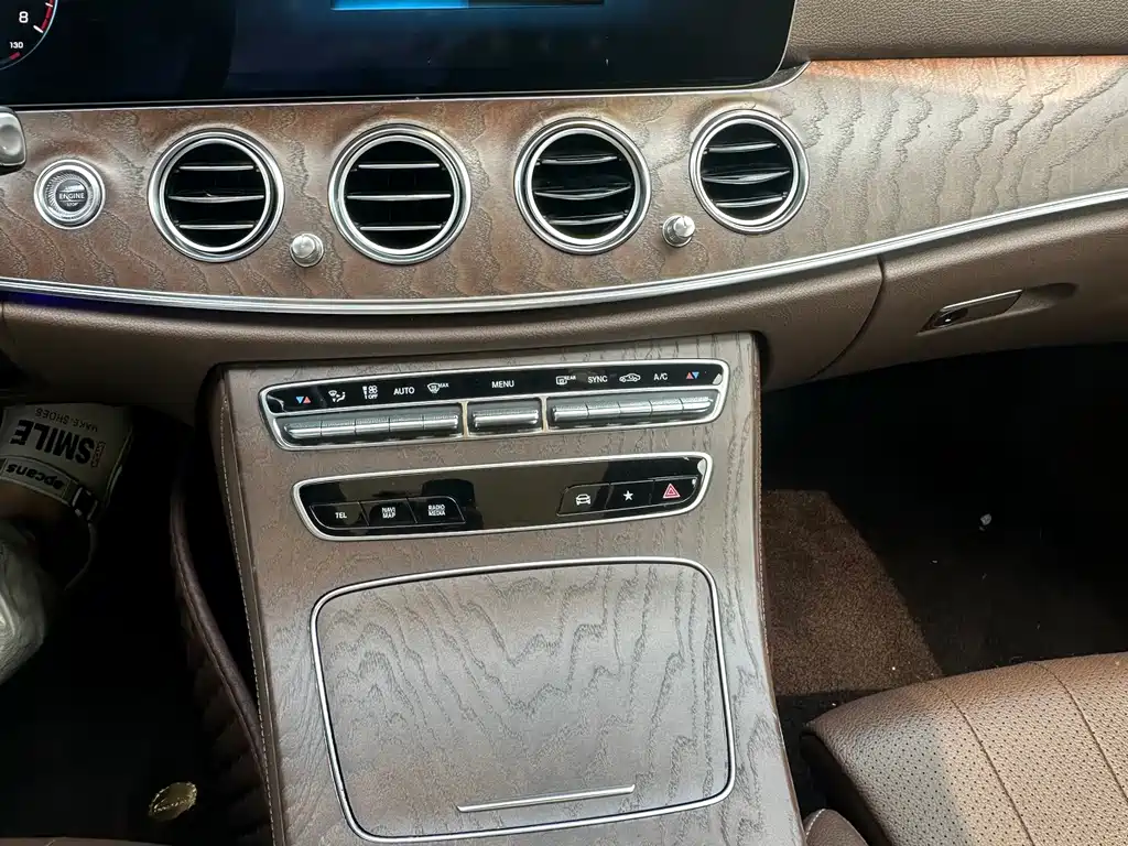 Mercedes-Benz E-Class — миниатюра 15