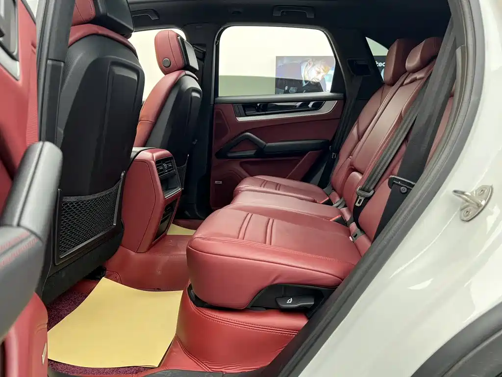 Porsche Cayenne — миниатюра 23