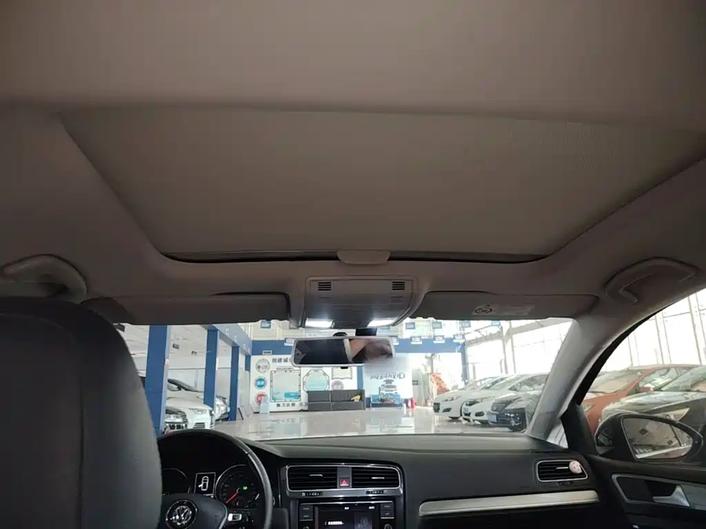 Volkswagen Golf — миниатюра 18