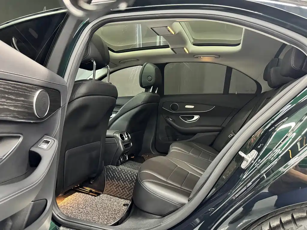 Mercedes-Benz C-Class — миниатюра 9
