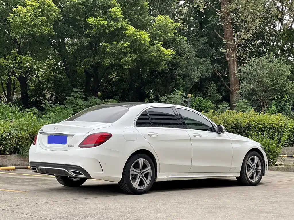 Mercedes-Benz C-Class — миниатюра 6