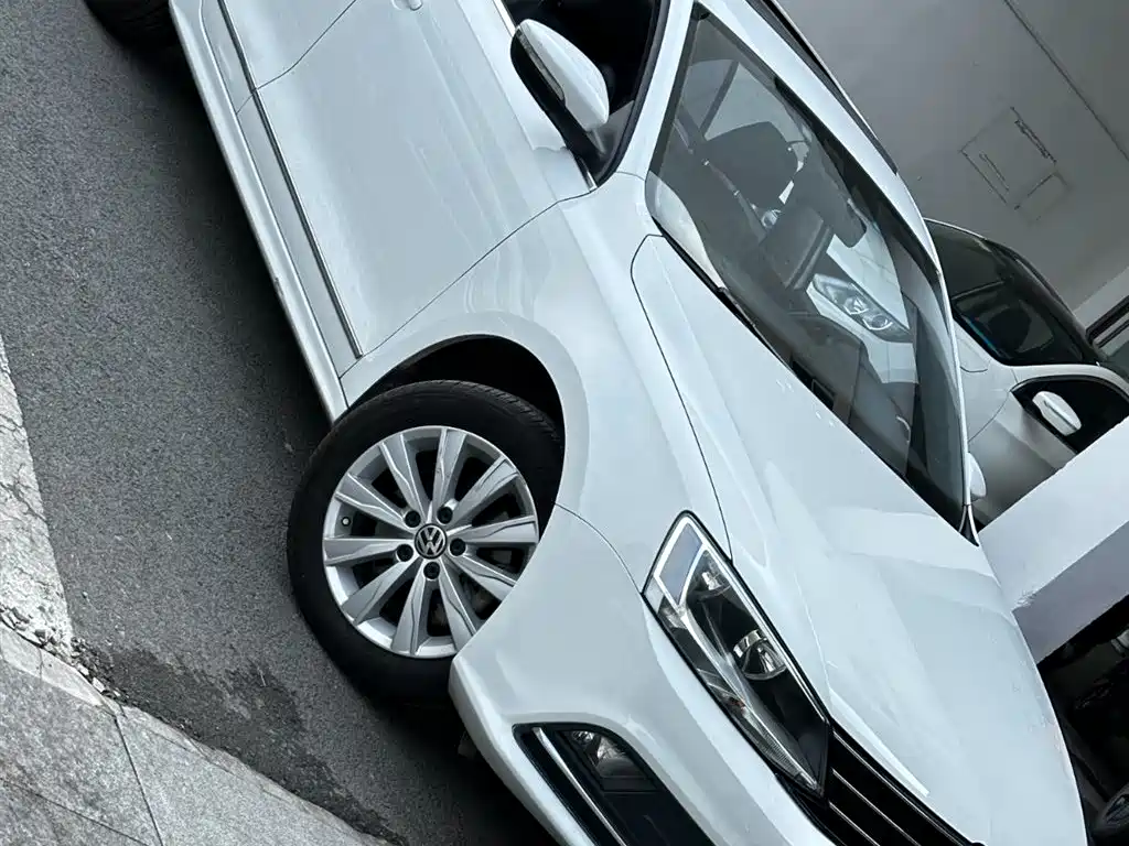 Volkswagen Sagitar — миниатюра 25