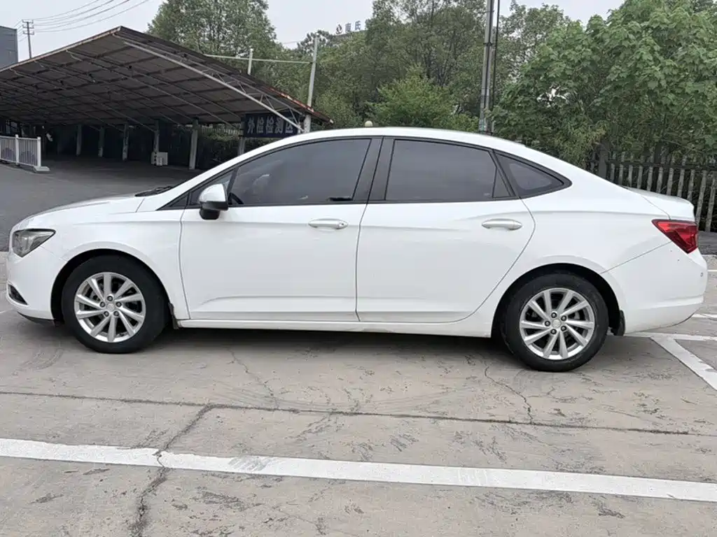 Buick Verano — миниатюра 7