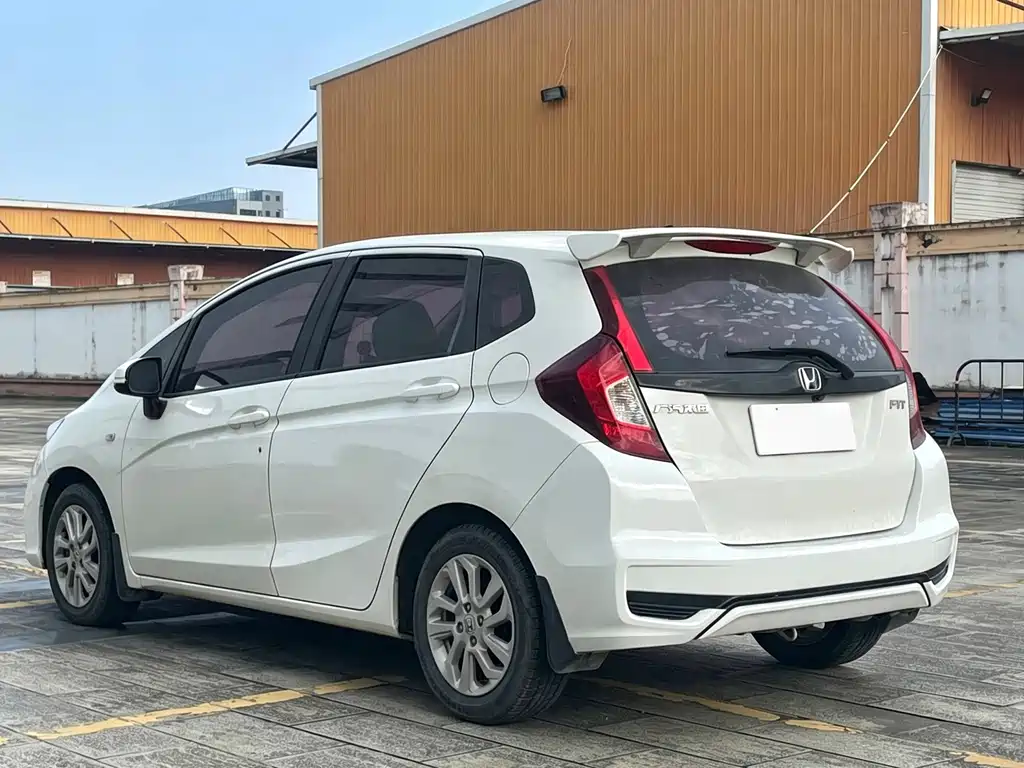 Honda Fit — миниатюра 7