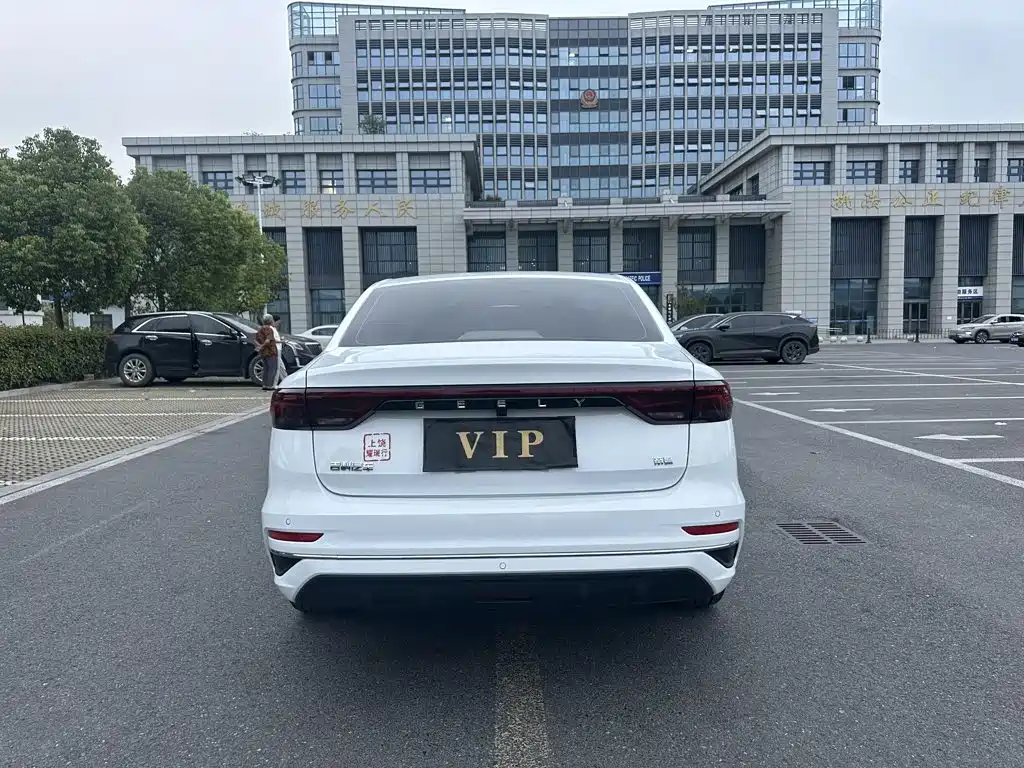 Geely Emgrand — миниатюра 8