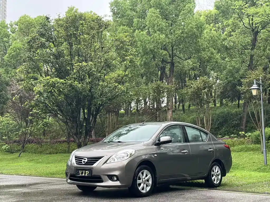 Nissan Sunny 2011