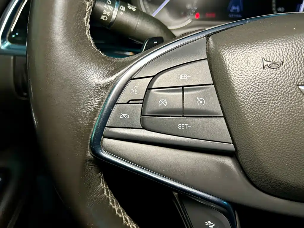 Cadillac XT5 — миниатюра 12