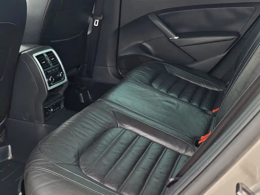 Volkswagen Passat 2015 1.8TSI AT