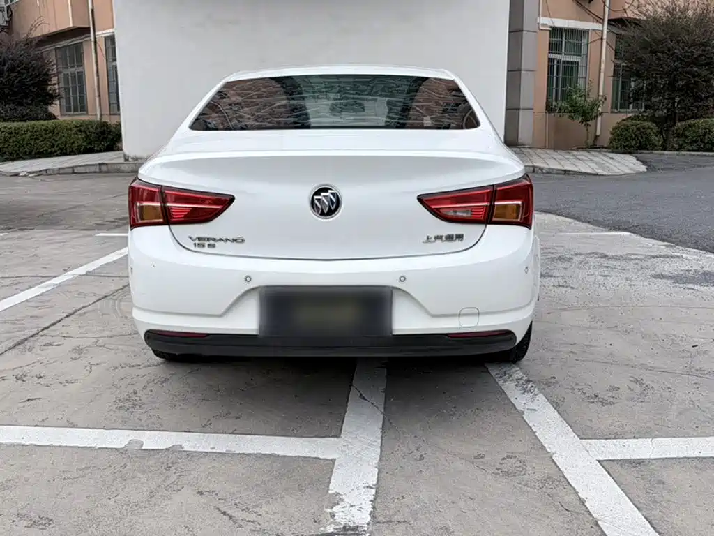 Buick Verano — миниатюра 10