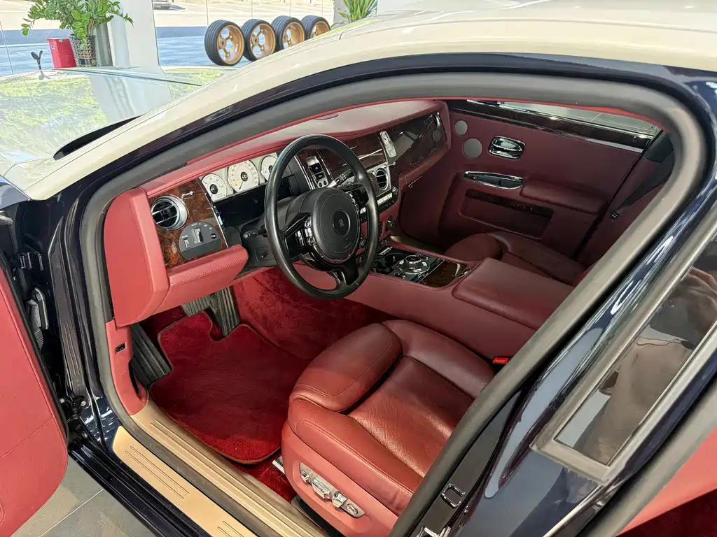 Rolls-Royce Ghost — миниатюра 13
