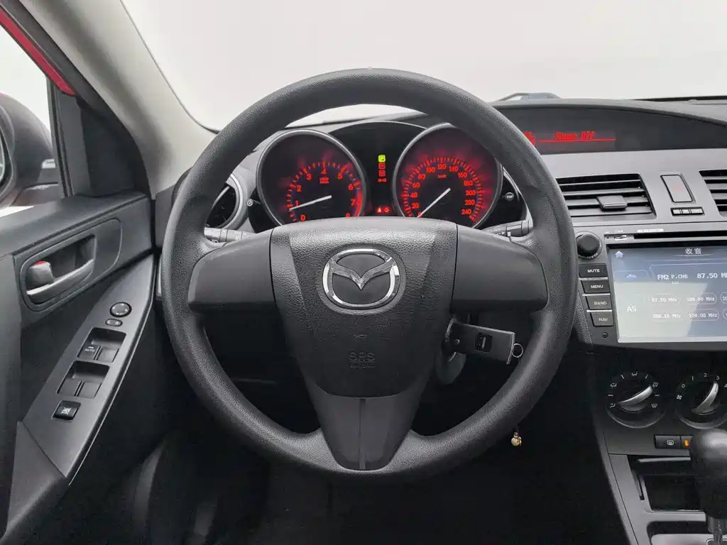 Mazda 3 Xingcheng — миниатюра 11