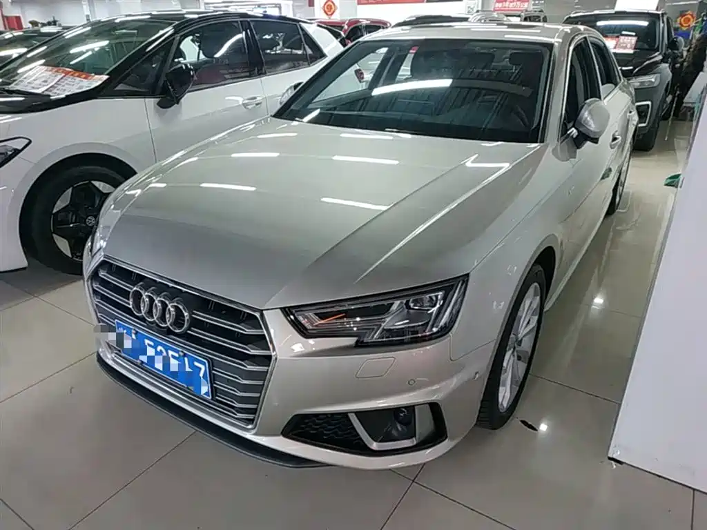 Audi A4L 2020