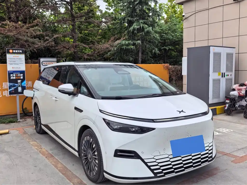 XPeng X9 — миниатюра 3