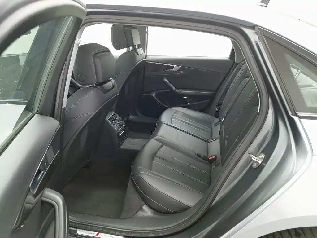 Audi A4L — миниатюра 15