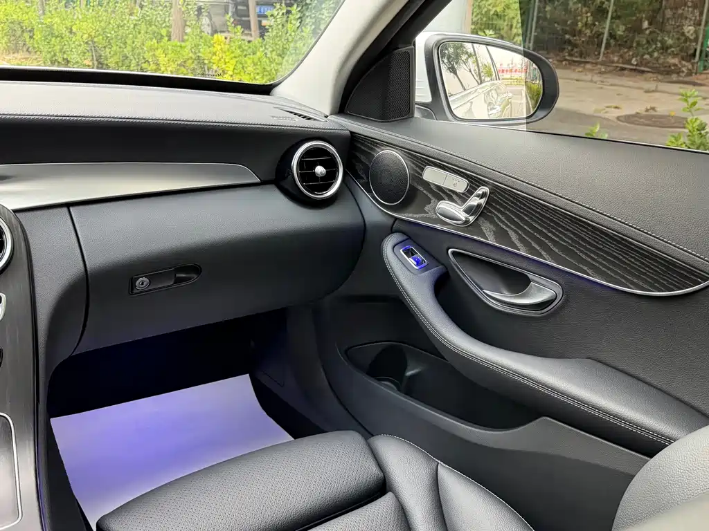 Mercedes-Benz C-Class — миниатюра 10