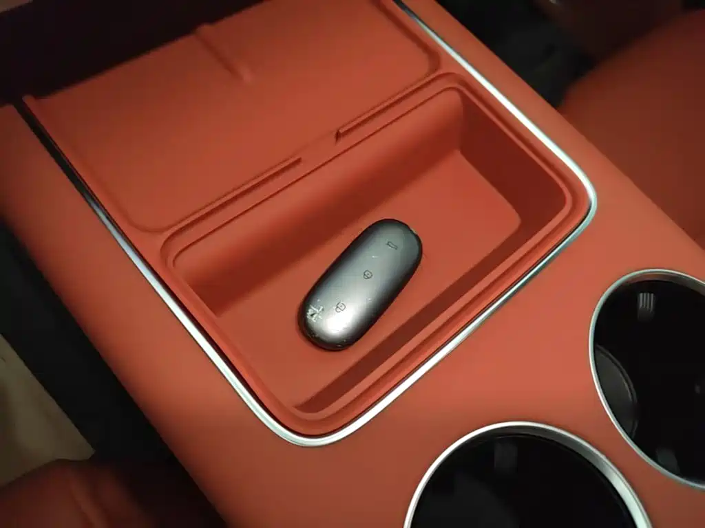 Li Auto Li L8 — миниатюра 9