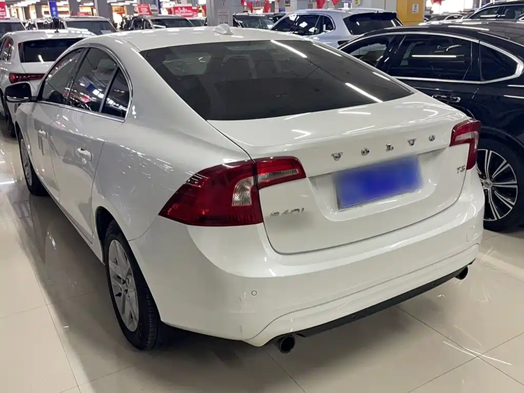 Volvo S60 — миниатюра 5