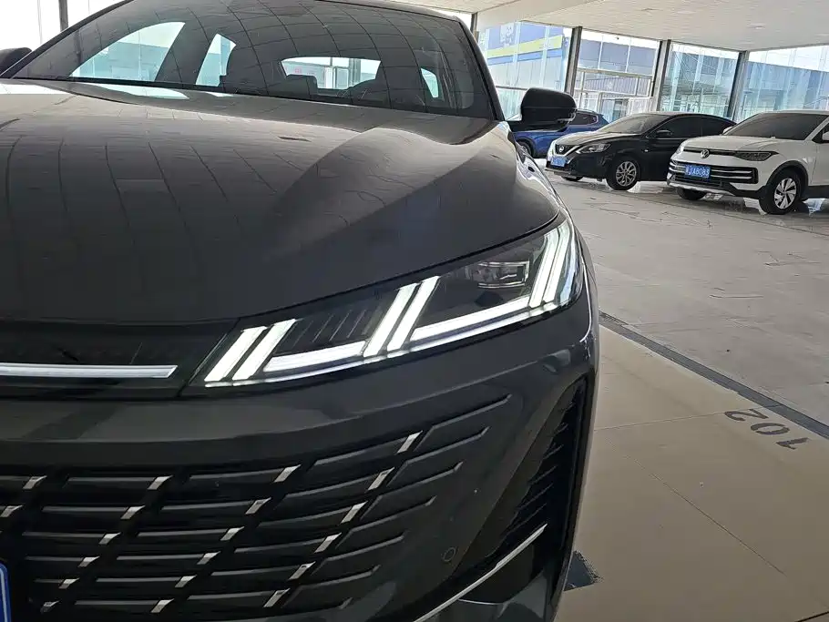Changan Eado — миниатюра 5