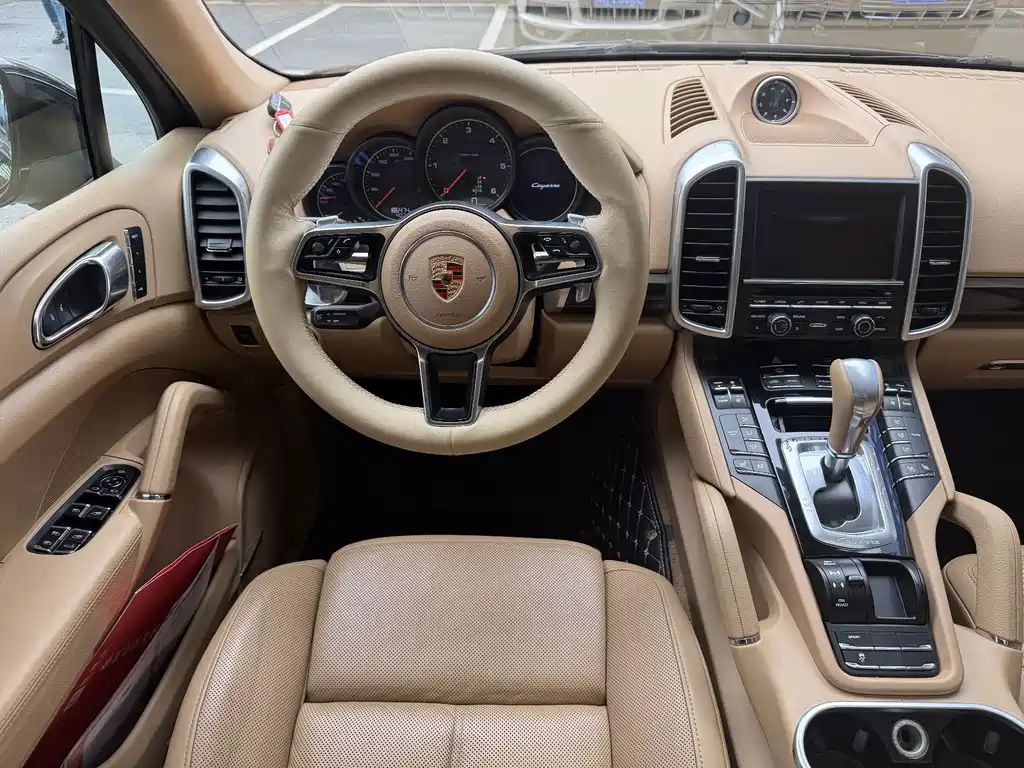 Porsche Cayenne — миниатюра 14