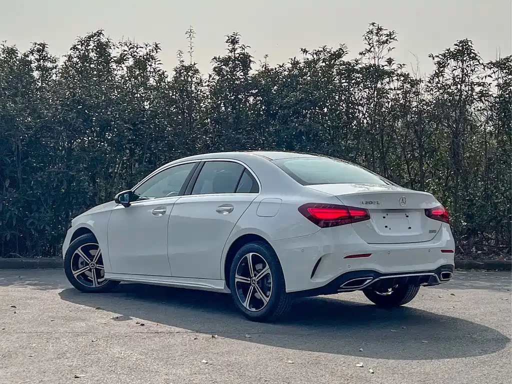 Mercedes-Benz A-Class A 2025 A 200 L Fashion