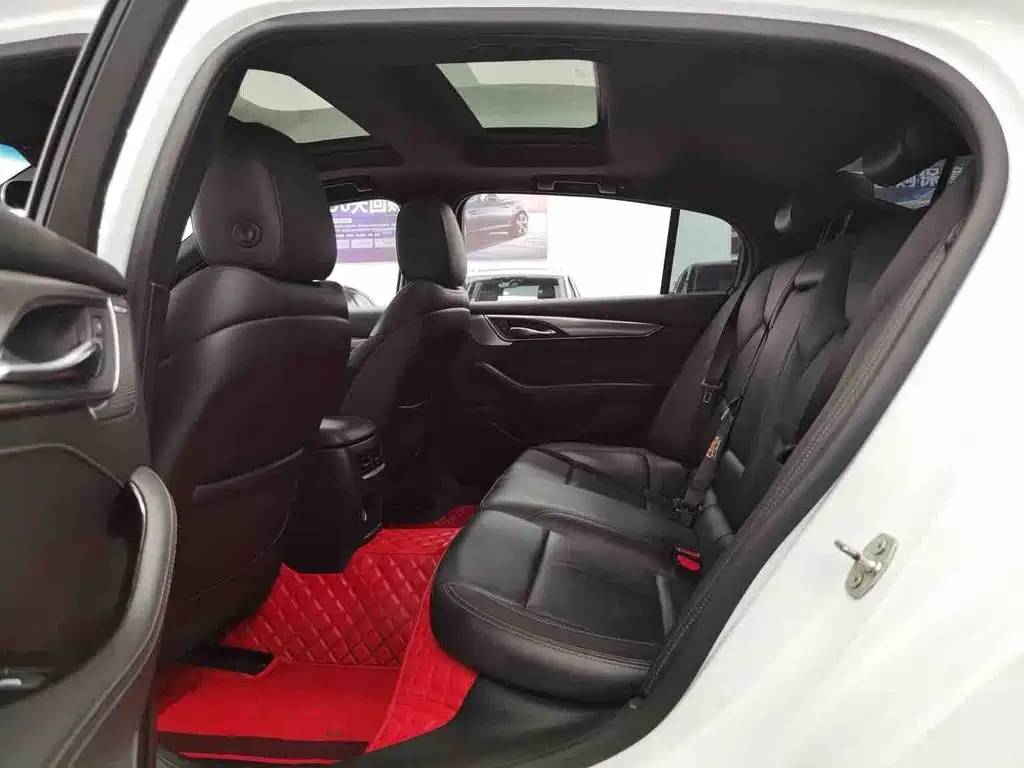 Cadillac CT5 — миниатюра 7