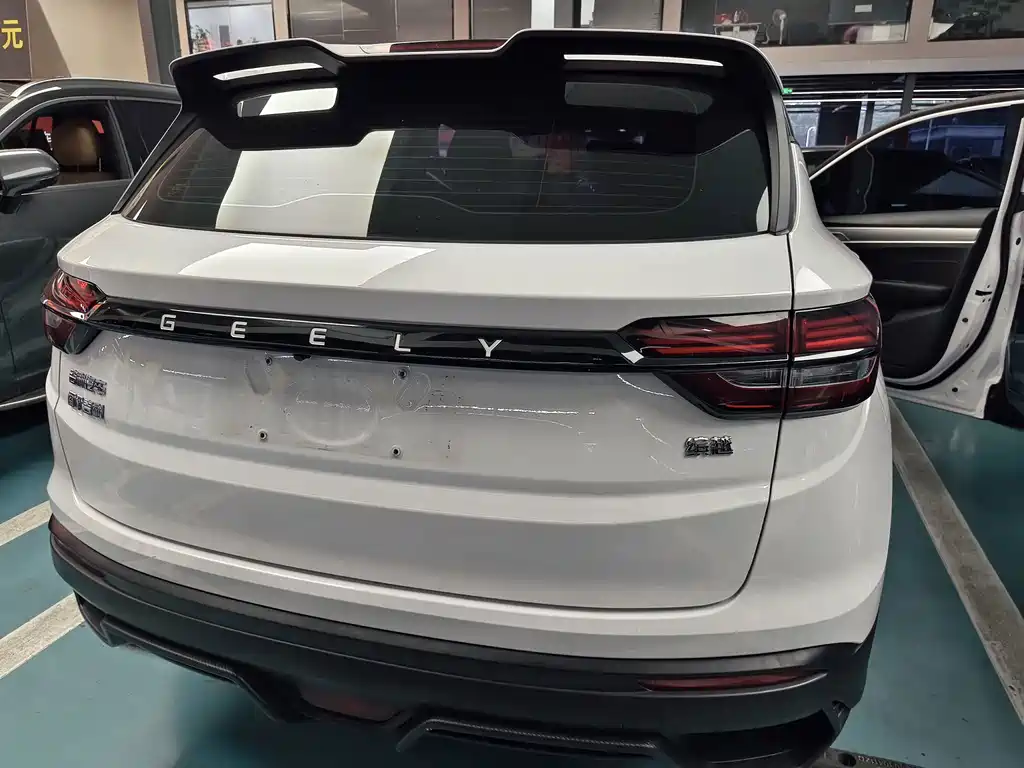 Geely Binyue — миниатюра 10