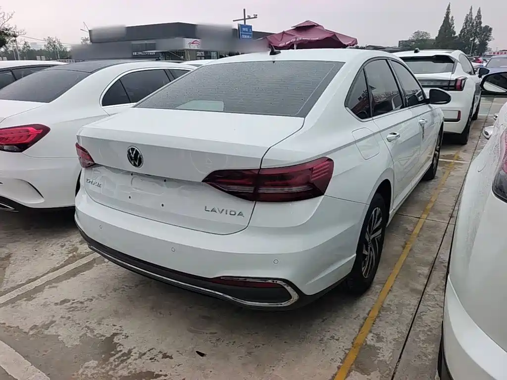 Volkswagen Lavida — миниатюра 7