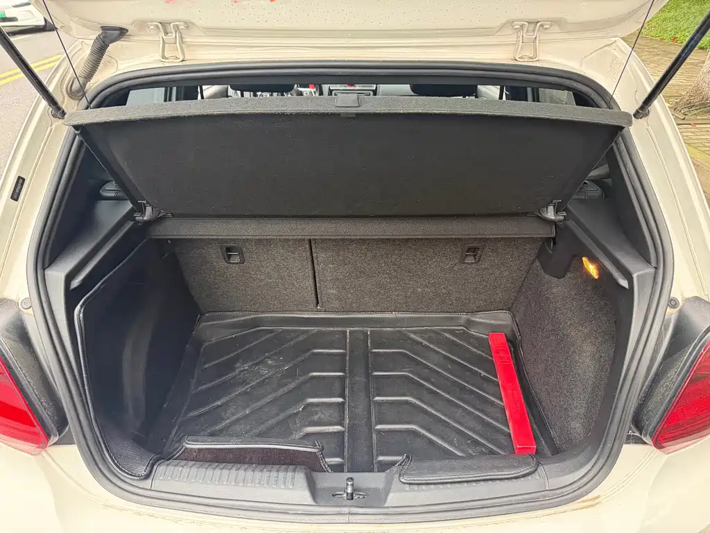 Volkswagen Polo — миниатюра 8