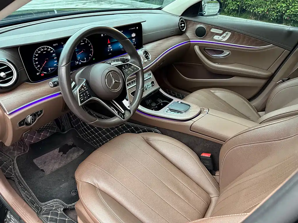 Mercedes-Benz E-Class — миниатюра 9